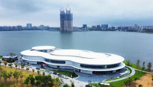 以技術(shù)展未來城市窗口 飛利浦商顯助力上海臨港規(guī)劃展示中心打造'滴水云廳'，開啟中會(huì)展云新體驗(yàn)